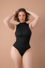 Cargar imagen en el visor de la galería, Body negro corto
