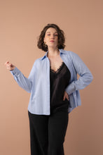 Cargar imagen en el visor de la galería, Blusa celeste rayas
